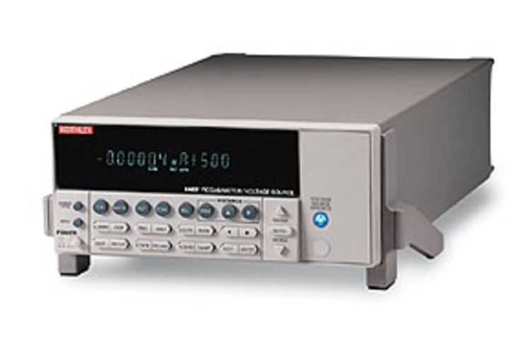 Picoampèremètre et source de tension, 10 fA de résolution, interfaces GPIB et RS-232