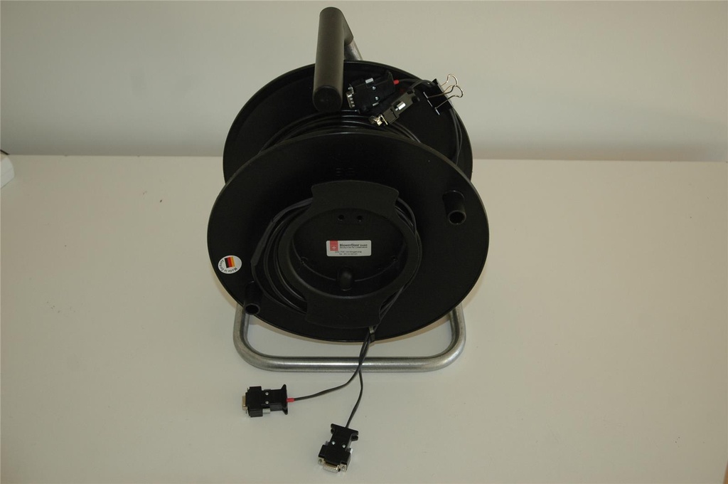 Serial data cable 50